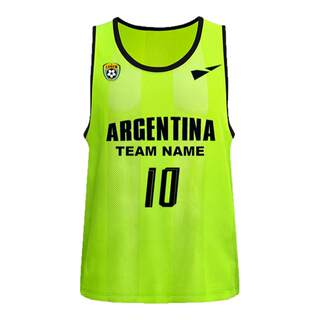 Pirui vest against striped mesh vest