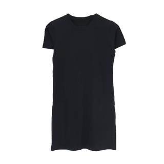 White short-sleeved t-shirt round neck skirt