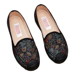 Old Beijing cloth shoes spring and autumn women's non-slip elderly retro embroidered granny shoes big bone loose old lady shoes