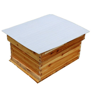 Thickened reflective film sun protection and heat insulation beehive