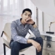 Chân trời nam mùa xuân và mùa hè Bóng đèn mới In áo rõ ràng Slim Fit Thanh niên áo dài tay hợp thời trang