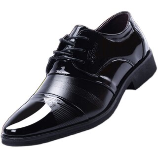 新款男鞋子春秋季男士商务皮鞋休闲大码正装韩版青年皮鞋伴郎婚鞋