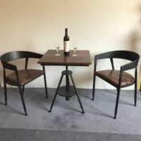 1 квадратная таблица+2 u -shape Стул (все -ингуляционная подушка)