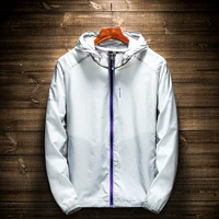 8208 светло-серая женщина