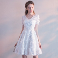 Белый, короткий, V-образный вырез