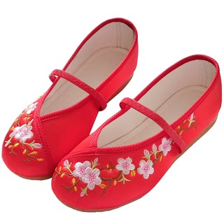 Girls embroidered shoes, old Beijing cloth shoes, children's costumes, Hanfu shoes, Chinese style, baby handmade cotton shoes, winter