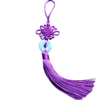 With special craftsmanship decoration, old chinese knot pendant is given as a gift