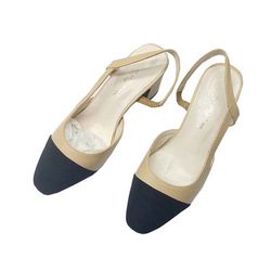 ເກີບຜູ້ຍິງເກົາຫຼີ ເອີຣົບ ແລະ ອາເມລິກາ ເກົາຫຼີ ໃໝ່ Xiaoxiangfeng star ແບບດຽວກັນສອງສີ stitching top layer cowhide mid-heeled toe sandals
