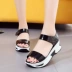 Phiên bản Hàn Quốc của giày dép hở mũi thời trang nữ 2018 hè mới Học sinh mới đi giày đế bệt đế dày Velcro hoang dã sandal nữ đế cao Sandal