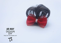 Вьющиеся волосы из красной пряжи