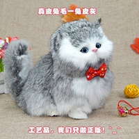 Натуральная кожа белый толстый кот - кожа кролика серого цвета в комплекте с зайчиком и колокольчиком + галстук-бабочка.