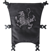 MAXGEAR Ankylosaurus comes with a bag. This model must be used in conjunction with Ankylosaurus. Please do not take photos alone.