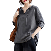 Plus size womens autumn long-sleeved T-shirt is loose and fat mms top is slimming and covers the belly and hides the flesh. Western style covers the flesh for the fat girl.