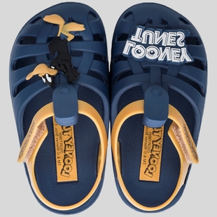 Ipanema 兔八哥洞洞鞋