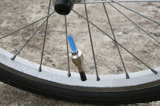 Eclairage pour vélo - feux de Valve - Ref 2404010 Image 12