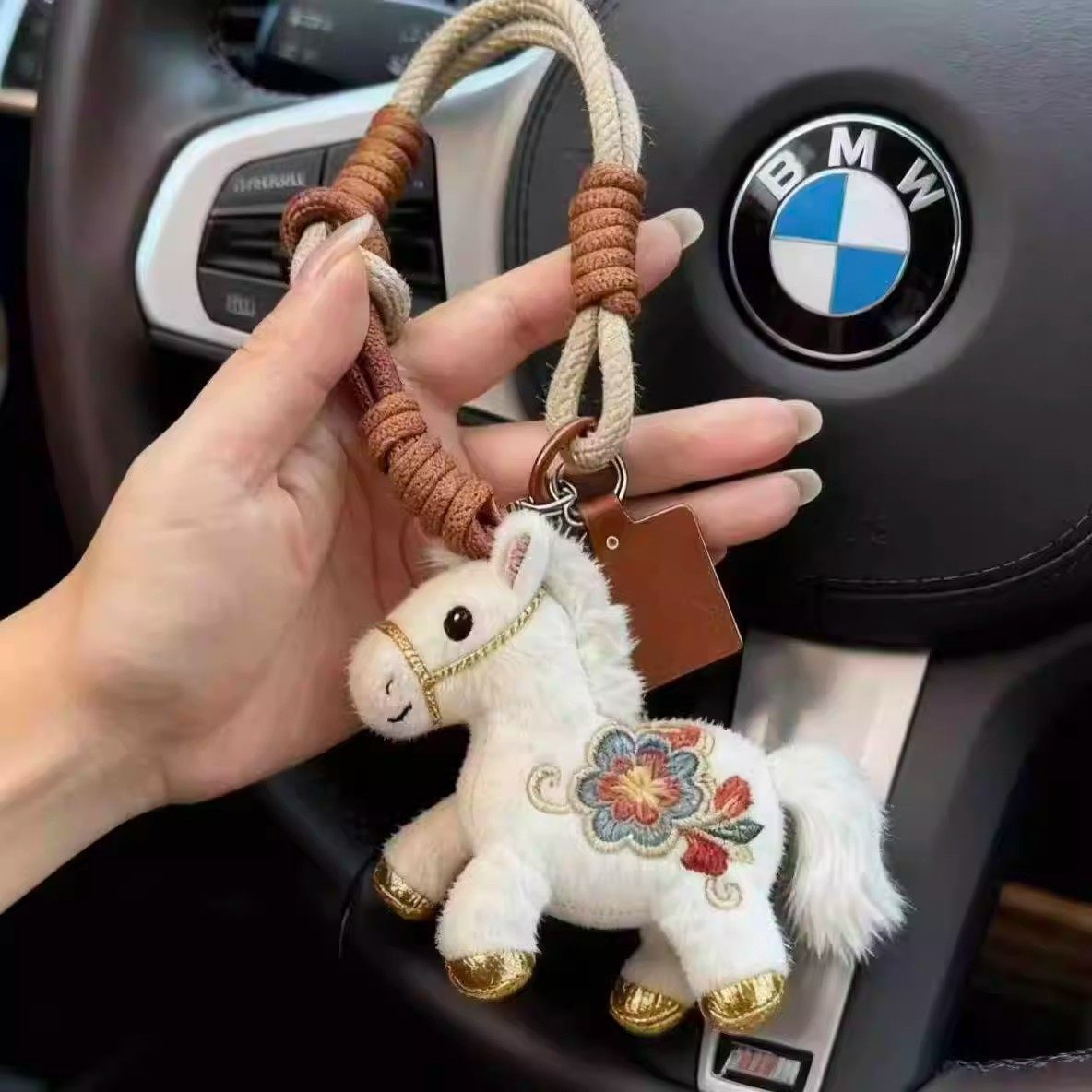 马到成功挂件怎么翻译_马到成功挂件英文用法_马到成功挂件英语例句_淘宝翻译网