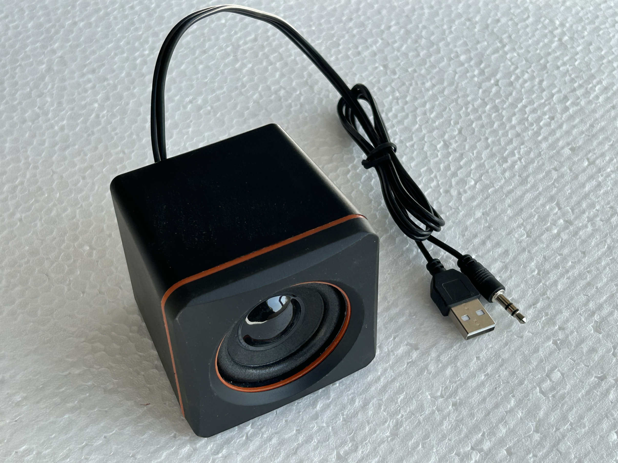 演奏小号喇叭怎么翻译_演奏小号喇叭英文用法_演奏小号喇叭英语例句_淘宝翻译网