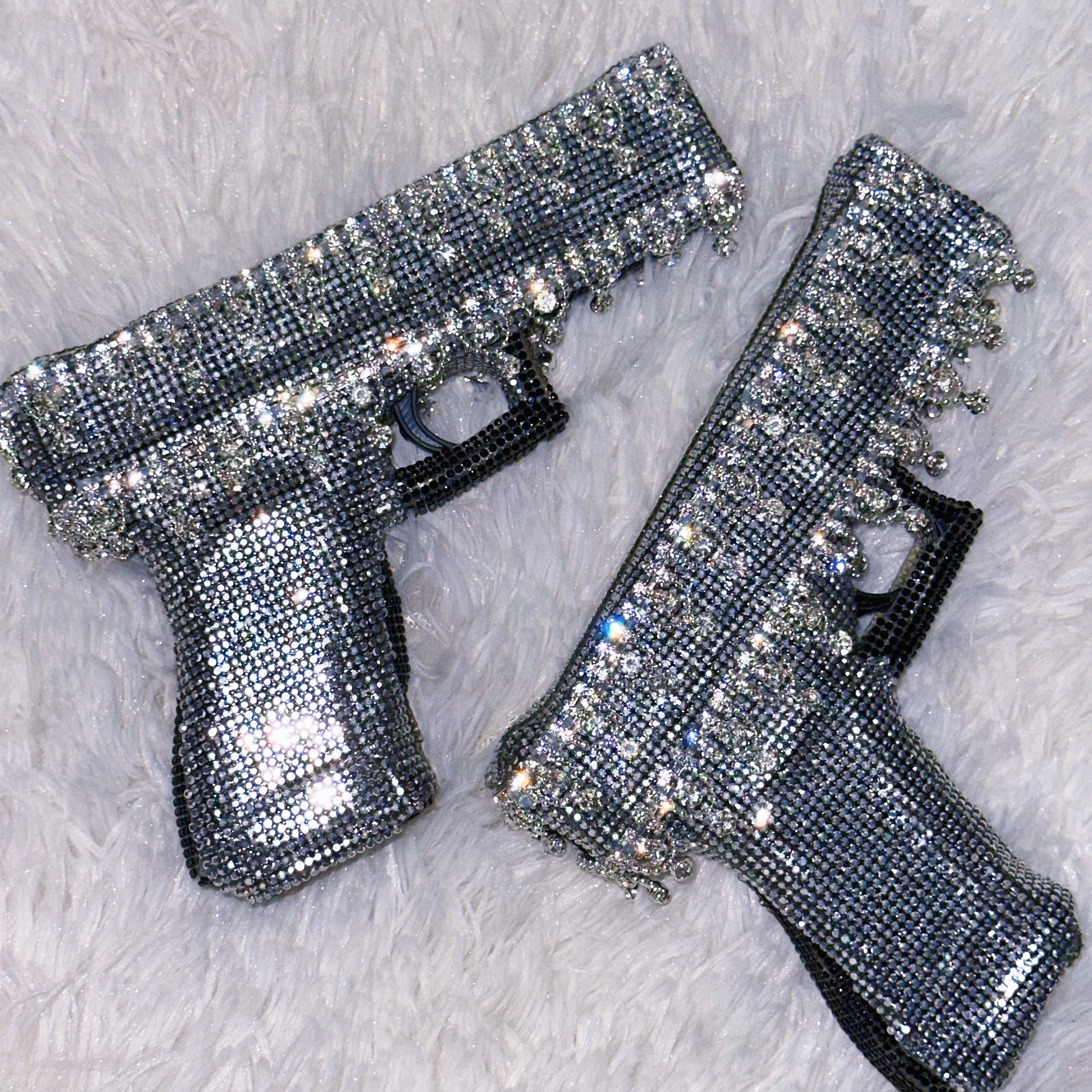 舞台走秀道具怎么翻译_舞台走秀道具英文用法_舞台走秀道具英语例句_淘宝翻译网