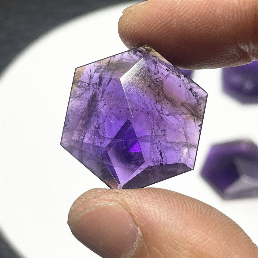 紫水晶八角星怎么翻译_紫水晶八角星英文用法_紫水晶八角星英语例句_