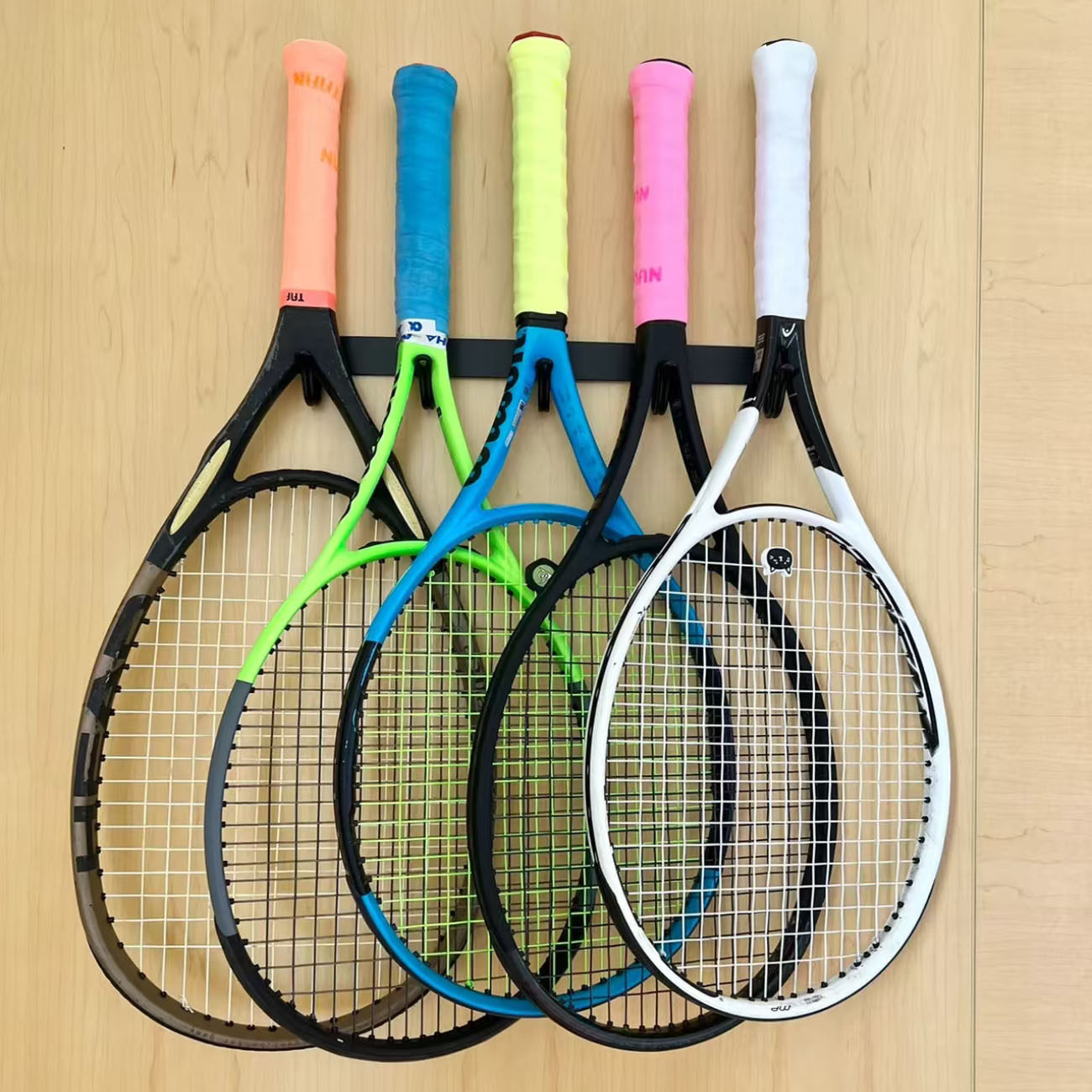 旋转手腕怎么翻译_旋转手腕英文用法_旋转手腕英语例句_淘宝翻译网