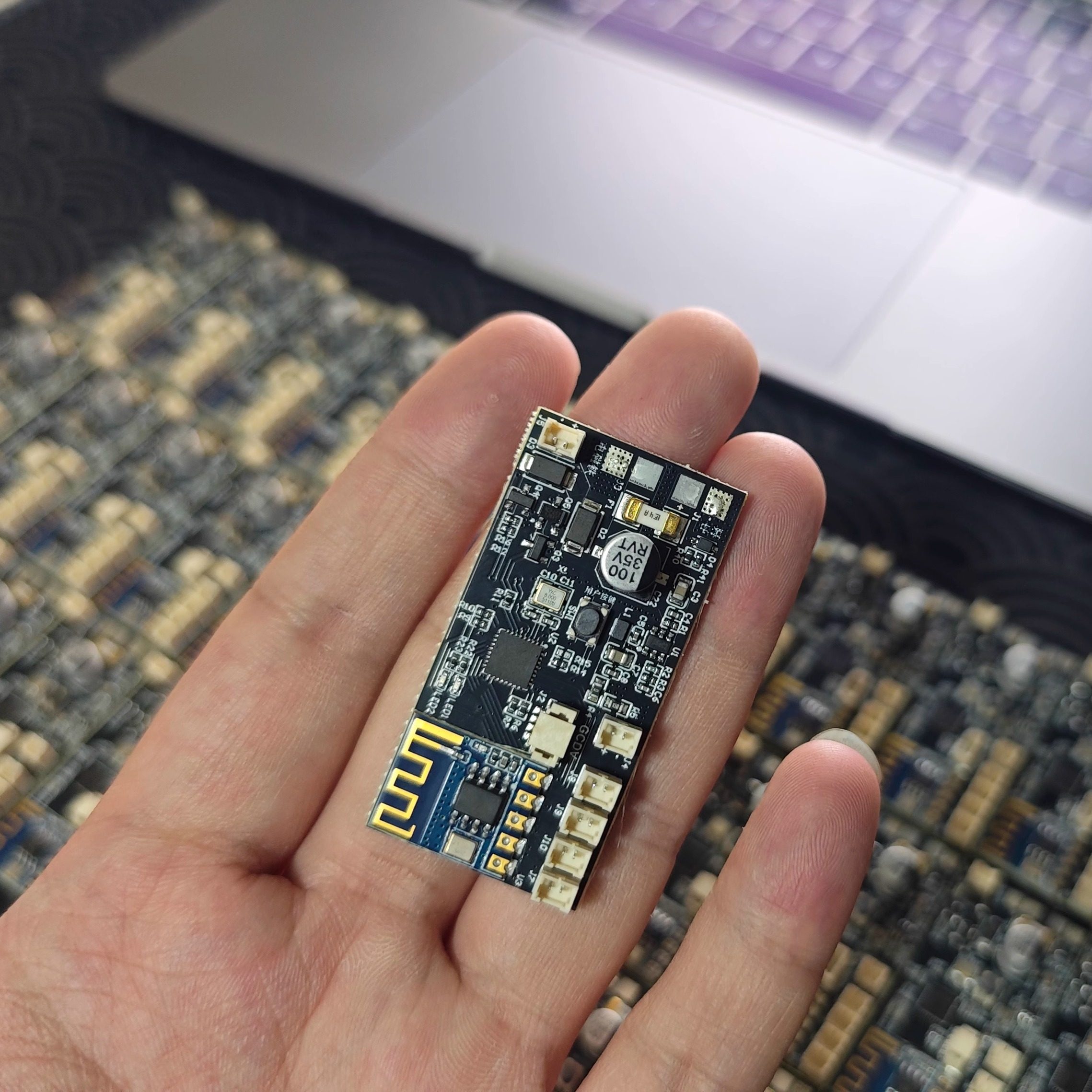 灵通远传设备怎么翻译_灵通远传设备英文用法_灵通远传设备英语例句_淘宝翻译网