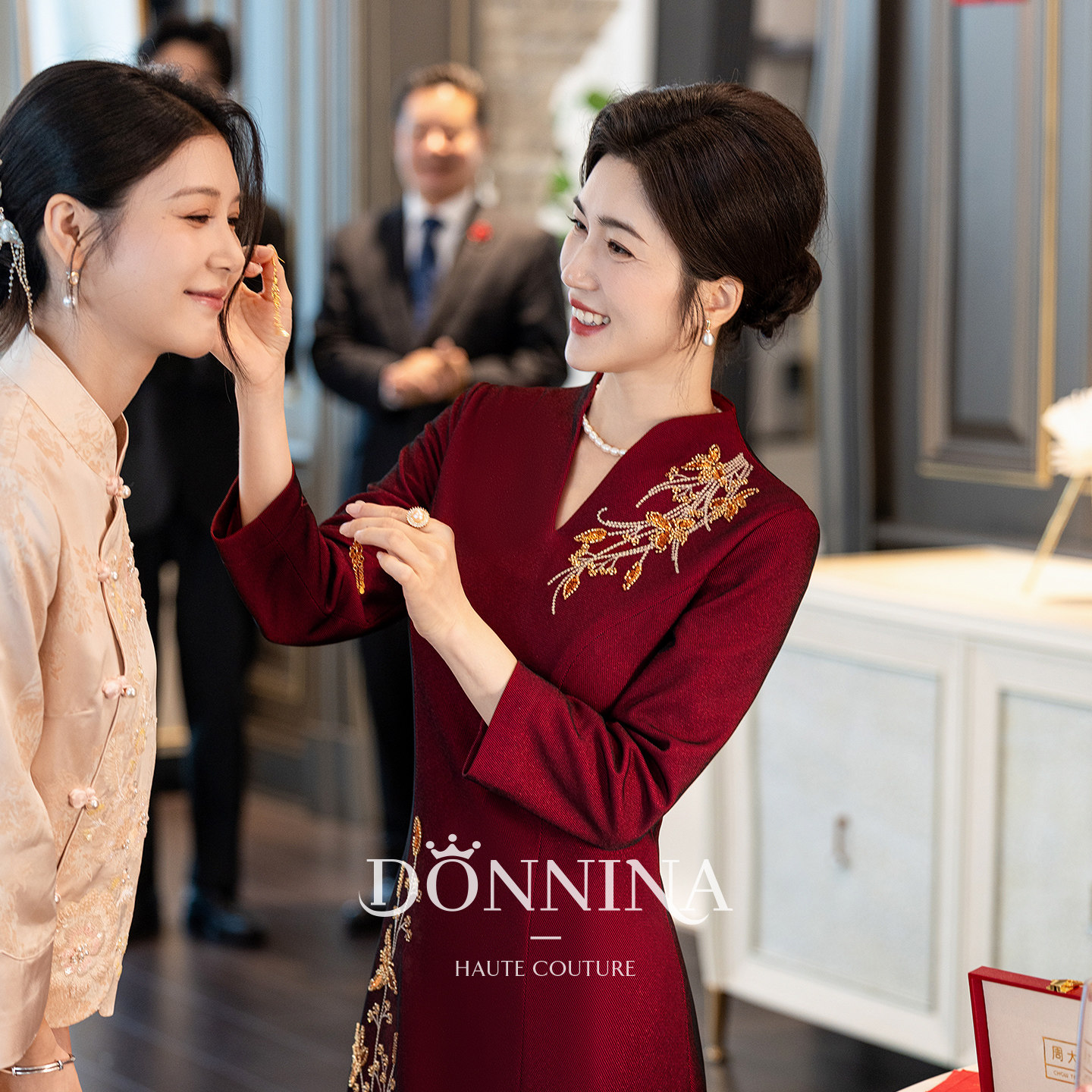 喜妈妈礼服怎么翻译_喜妈妈礼服英文用法_喜妈妈礼服英语例句_淘宝翻译网