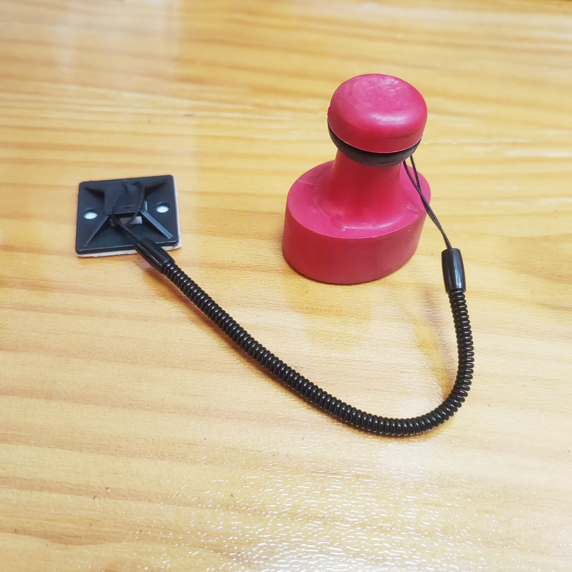 防丢固定绳怎么翻译_防丢固定绳英文用法_防丢固定绳英语例句_淘宝翻译网