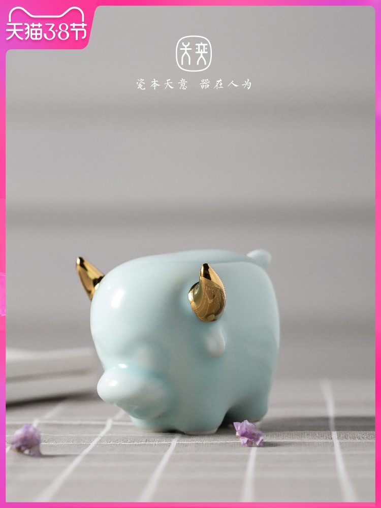 The zodiac cattle days yi ceramics furnishing articles auto instrument desk decoration inside The car accessories high creativity