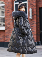 Кожаная куртка 2018冬季海宁真皮皮衣女中长款羽绒服狐狸毛领修身皮草外套女连帽