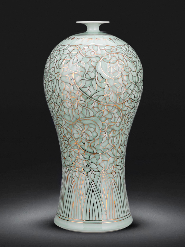 Jingdezhen porcelain vases, pottery and porcelain large hand shadow blue glaze see colour porcelain Chinese sitting room adornment is placed