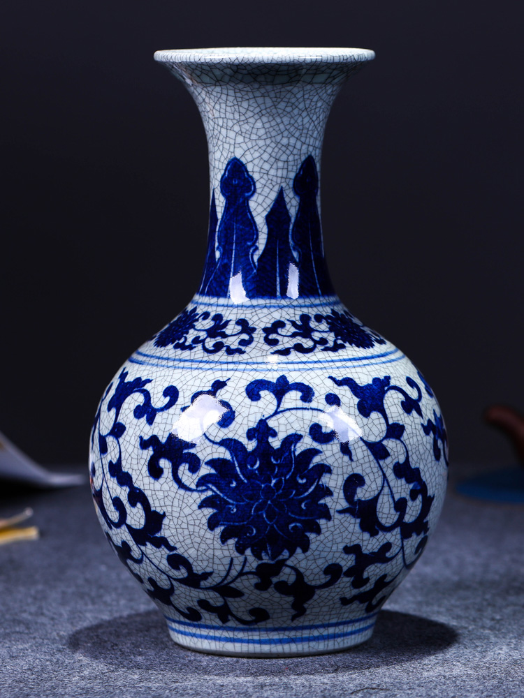Jingdezhen ceramics antique blue and white porcelain vases, flower arranging is the modern Chinese style living room decorations crafts
