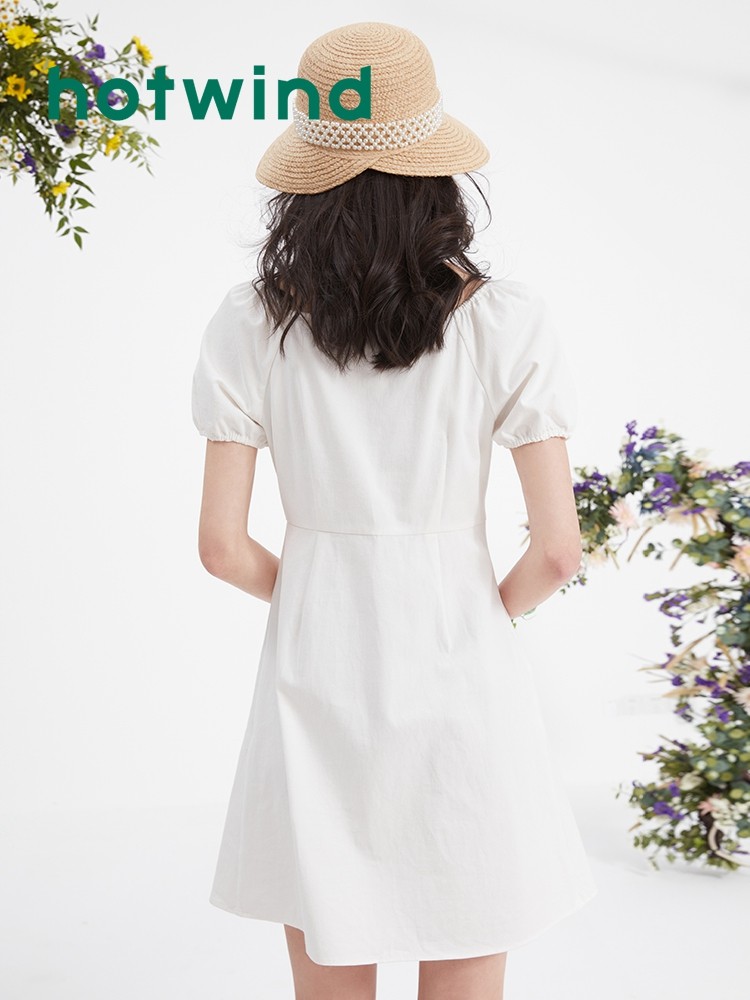 Hotwind 热风 21年夏季款 钻石领 法式连衣裙 天猫优惠券折后￥84包邮（￥199-115）另有方领款￥99元