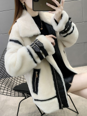 Одежда из меха 皮毛一体羊羔毛真皮皮草外套女机车显瘦2020短款羊剪绒大衣年轻款