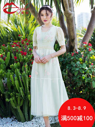连衣裙女夏2018新款网纱刺绣超仙淑女收腰修