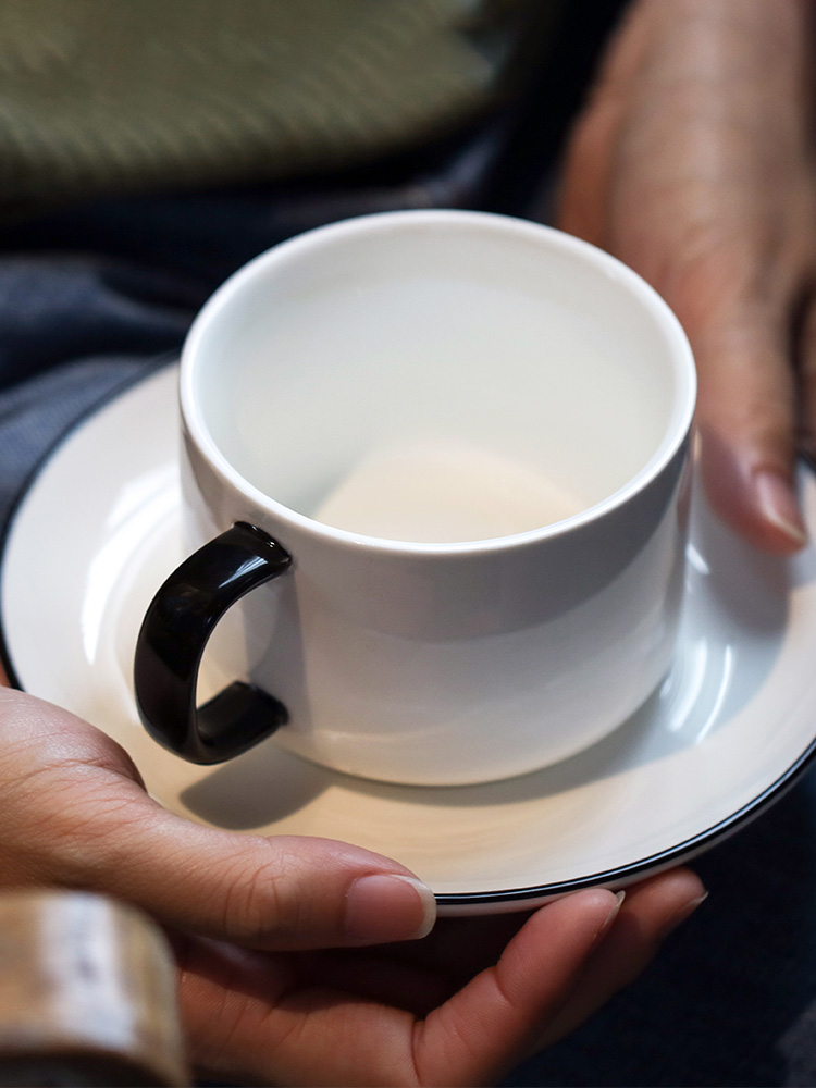 Coffee cups and saucers European afternoon tea tea set suit household contracted office ceramic cup white garland Coffee set