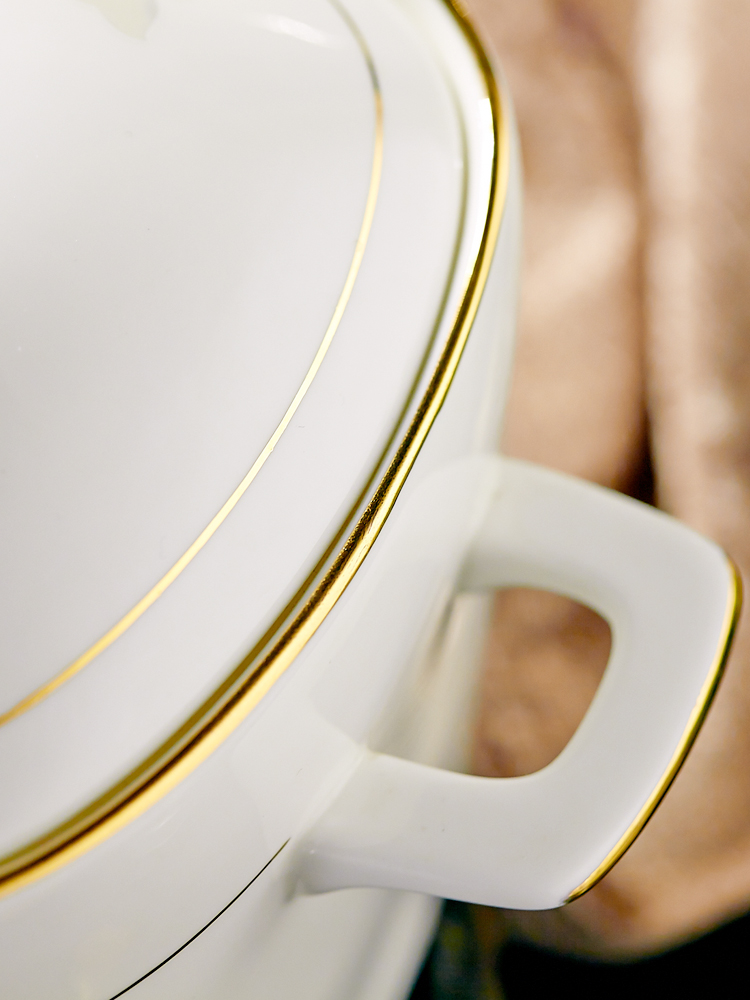 The dishes suit household ipads porcelain tableware suit of jingdezhen ceramic porcelain 70 head of high - class European - style dishes