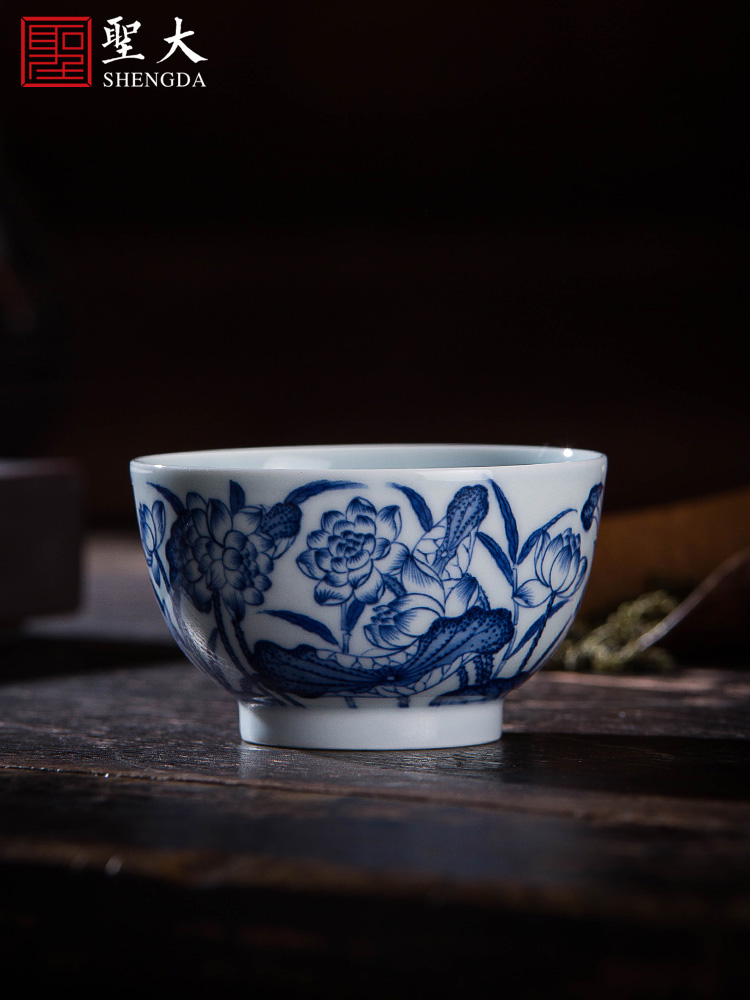 The big cup sample tea cup hand - made ceramic kung fu antique blue - and - white work full lotus cup of jingdezhen tea service master