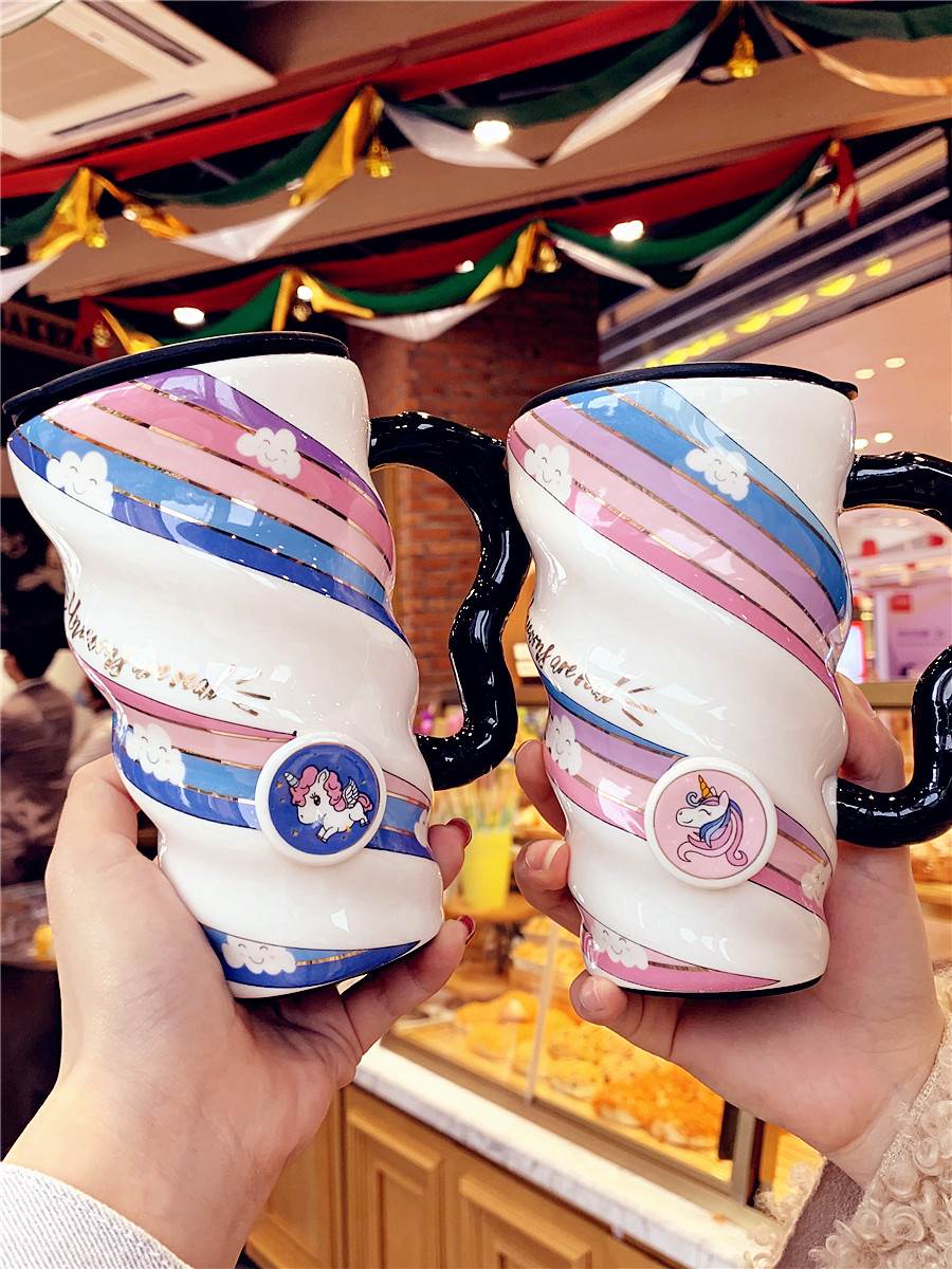Creative move high - capacity red coffee mugs net with cover household drinking water cups ceramic cup express it in female students