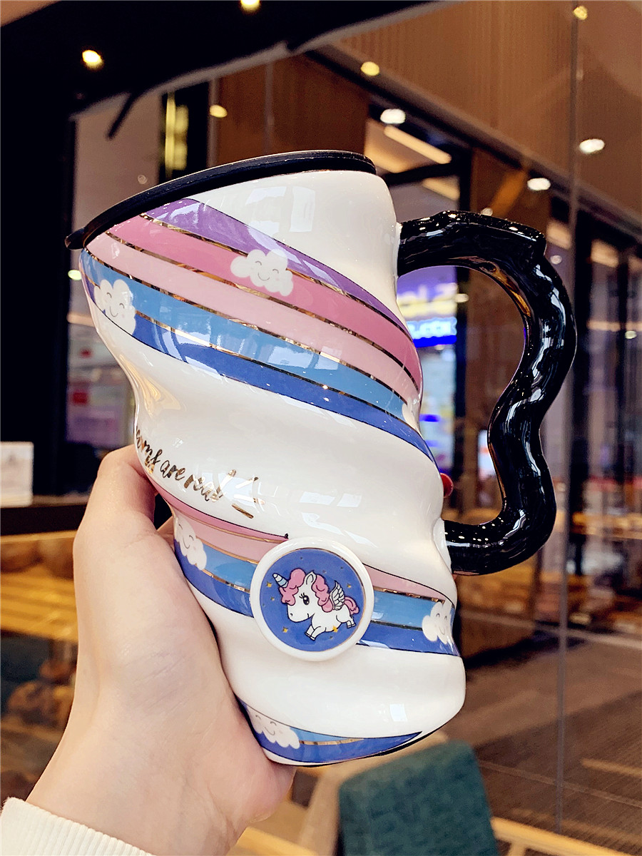 Creative move high - capacity red coffee mugs net with cover household drinking water cups ceramic cup express it in female students