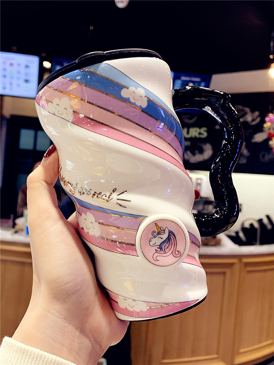 Creative move high - capacity red coffee mugs net with cover household drinking water cups ceramic cup express it in female students