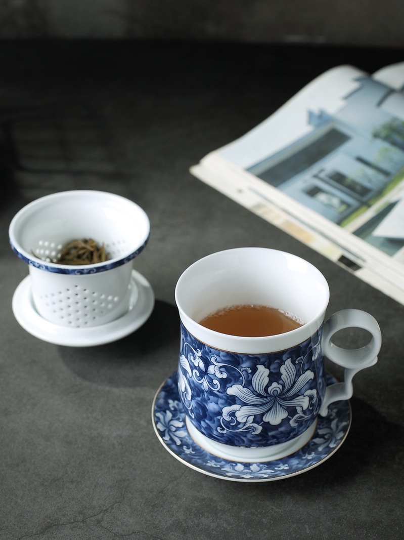 Jingdezhen ceramic filter cups with cover glass office household ceramic tea cup tea service office conference room