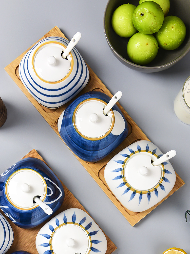 The kitchen seasoning Japanese ceramic sugar pot monosodium salt sauce pot seasoning mix The receive a case home outfit