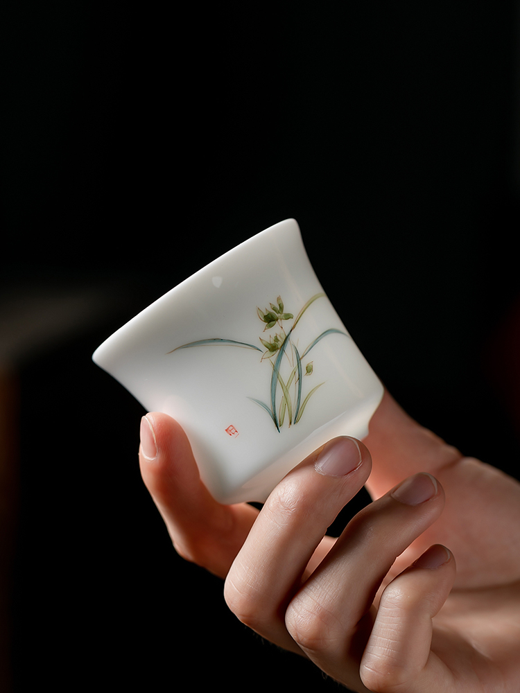 Fujian household sample tea cup and ceramic cups personal tea Japanese hand - made white porcelain masters cup single CPU kung fu tea set
