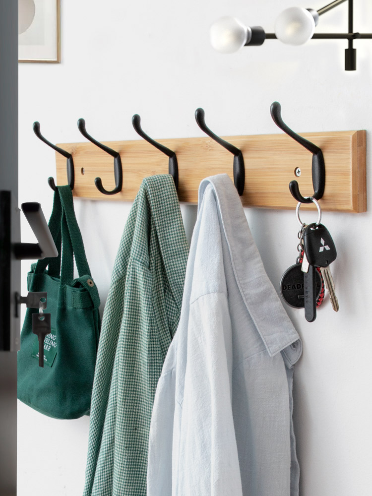Áo móc trên tường ở phía trước của bức tường treo móc móc túi cửa giữ lối vào găng tay tường móc áo