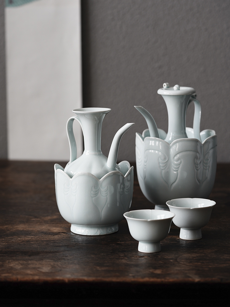 Cloud art of jingdezhen pure manual imitation song dynasty style typeface shadow green ceramic hip flask he its drank a bowl hand carving ewer wine tea set