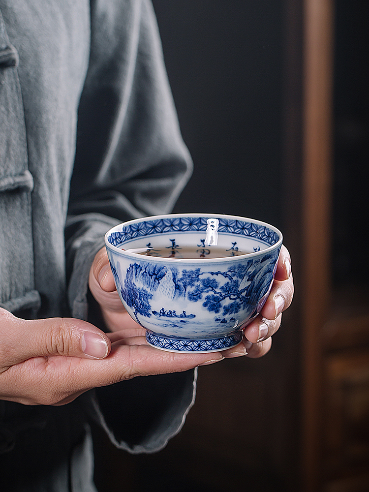 The Master cup single CPU jingdezhen porcelain tea set pure manual hand - made of blue and white porcelain teacup firewood landscape small tea cups