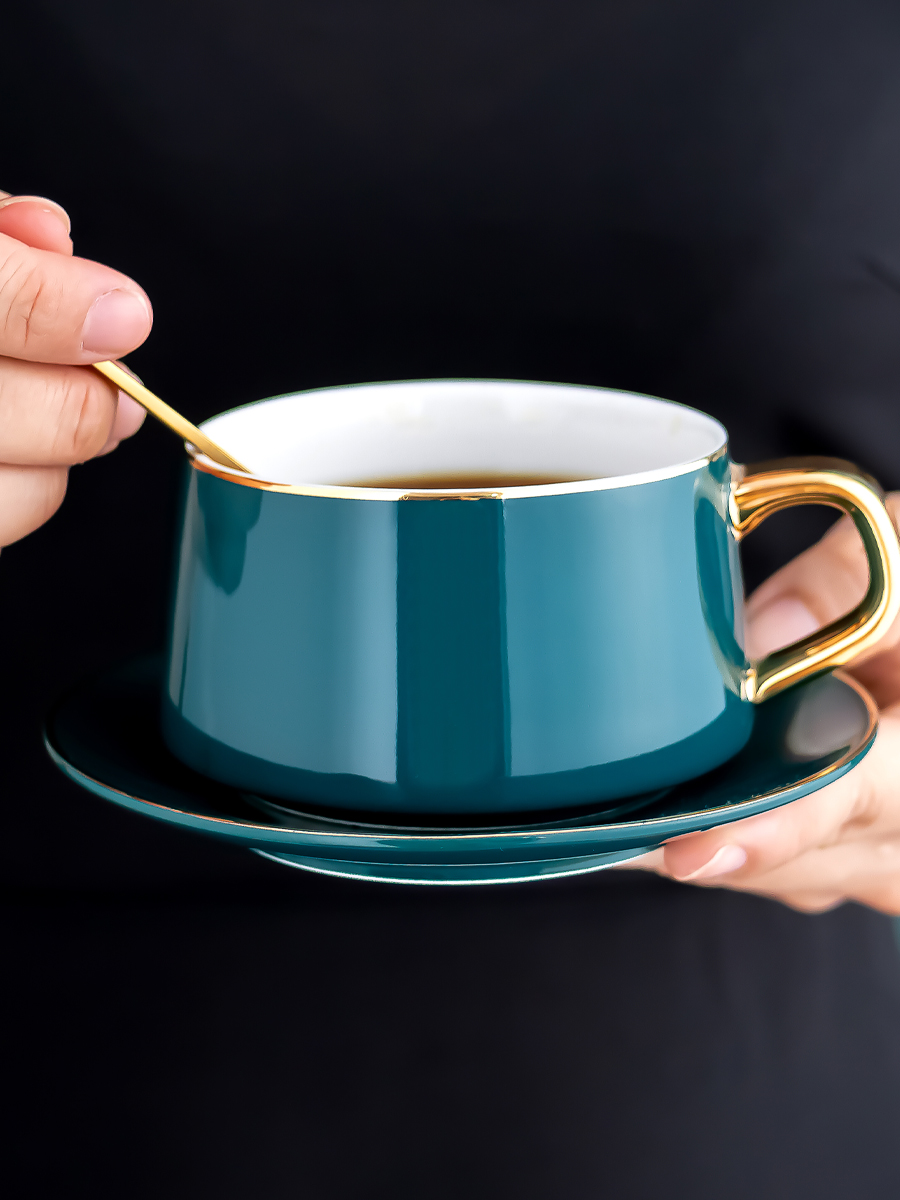 Creative coffee cup small European - style key-2 luxury home in the afternoon tea ceramic cup high - grade office coffee cup dish suits for