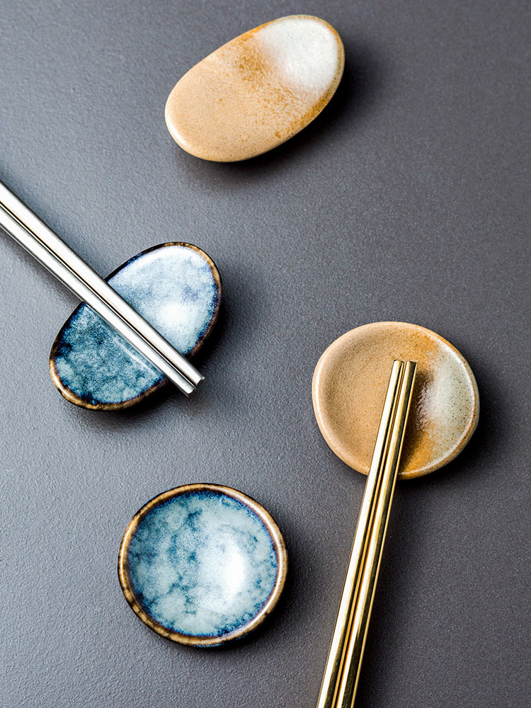 Porcelain color beauty of Japanese variable glaze express chopsticks chopsticks multi - functional ceramic chopsticks holder frame spoon frame pillow zhu doesn a spoon
