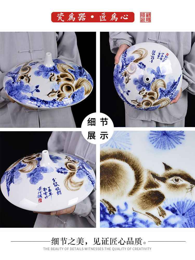 Famous master of jingdezhen ceramics hand - made gold rat blue and white porcelain vase prosperous wealth sitting room adornment handicraft furnishing articles