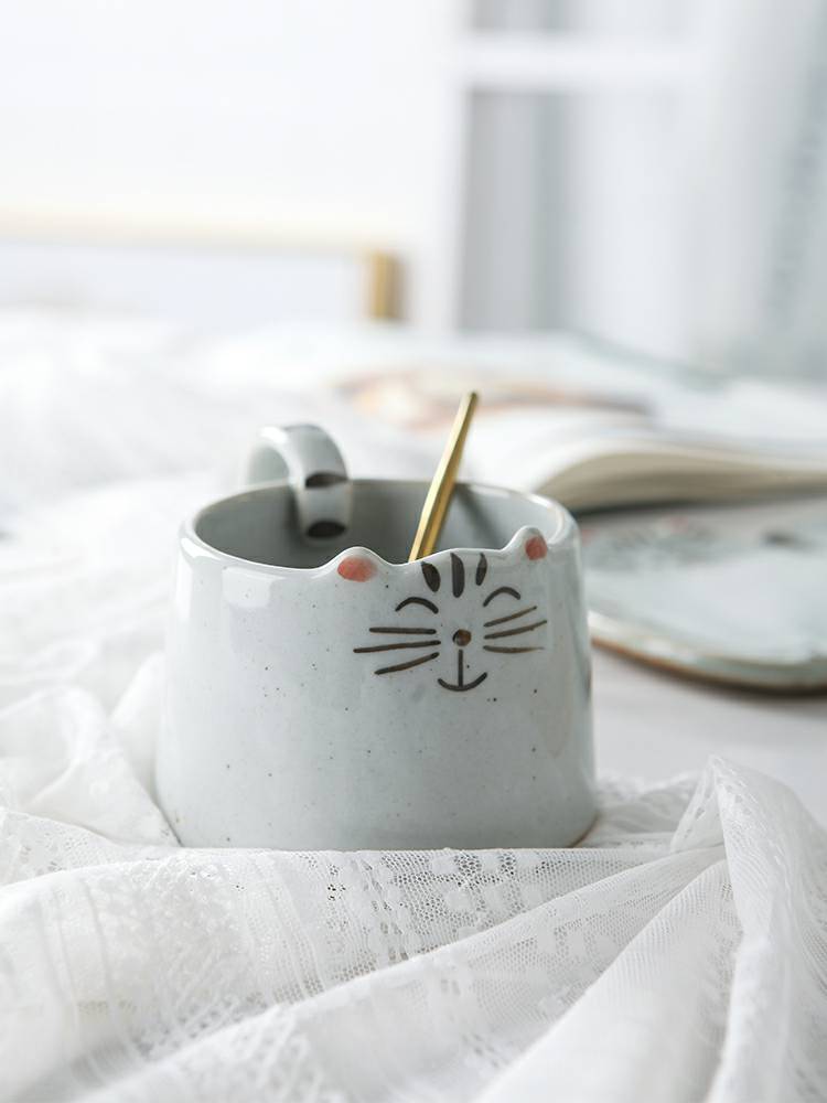 Creative Japanese ceramic keller of coffee cup with content disc coarse pottery hand - drawn cartoon cup a birthday present